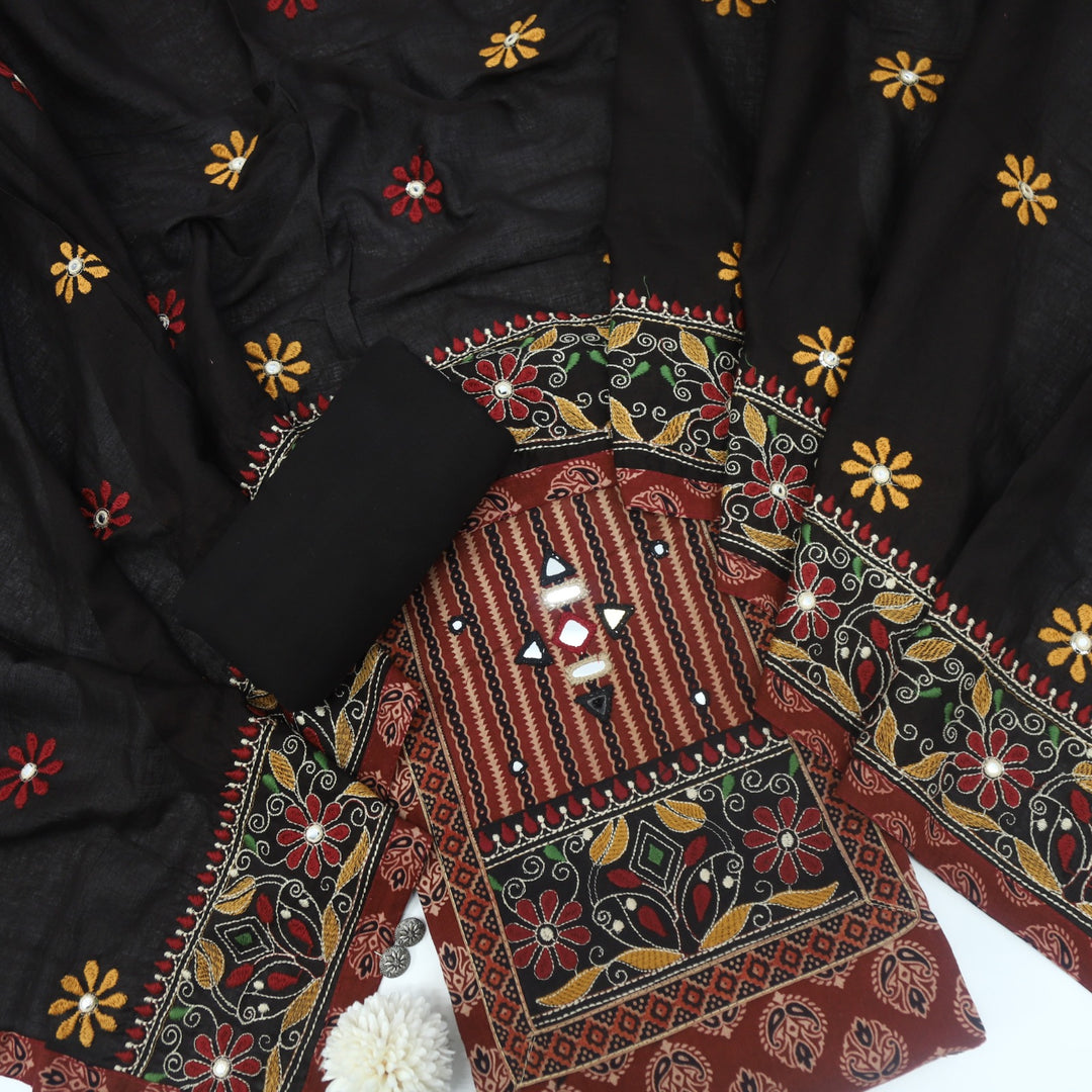 Khairiyat Garnet Red Kutch Work Cotton Top With Cotton Dupatta