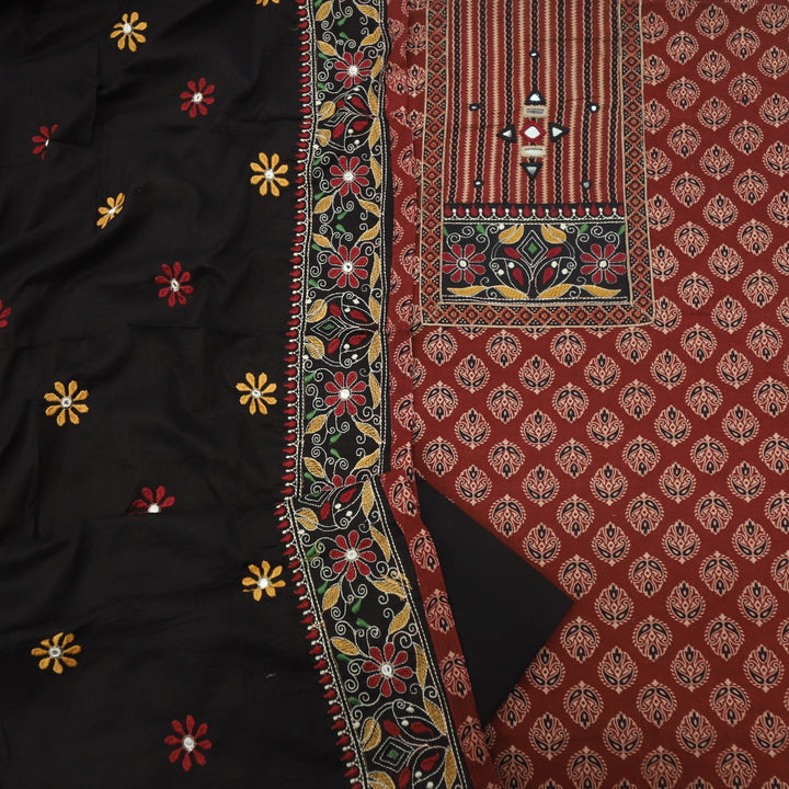 Khairiyat Garnet Red Kutch Work Cotton Top With Cotton Dupatta