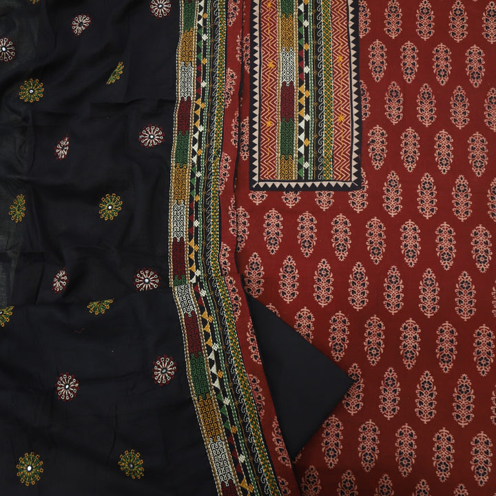 Khairiyat Currant Red Kutch Work Cotton Top With Cotton Dupatta