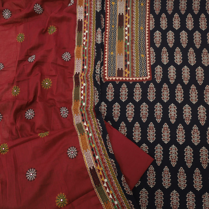 Khairiyat Oil Black Kutch Work Cotton Top With Cotton Dupatta