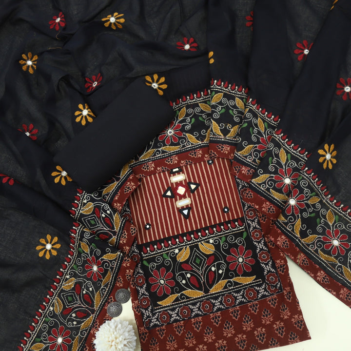 Khairiyat Berry Red Kutch Work Cotton Top With Cotton Dupatta