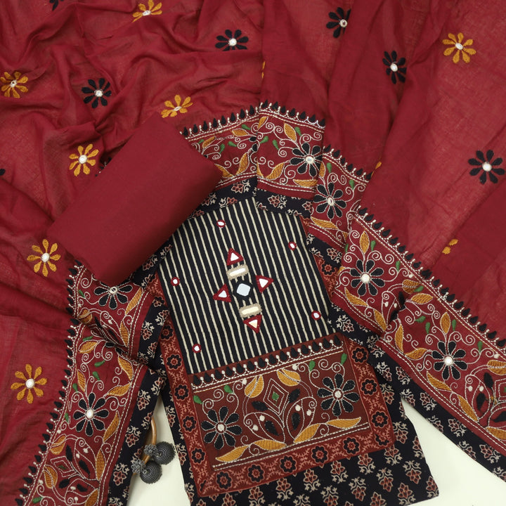 Khairiyat Sable Black Kutch Work Cotton Top With Cotton Dupatta