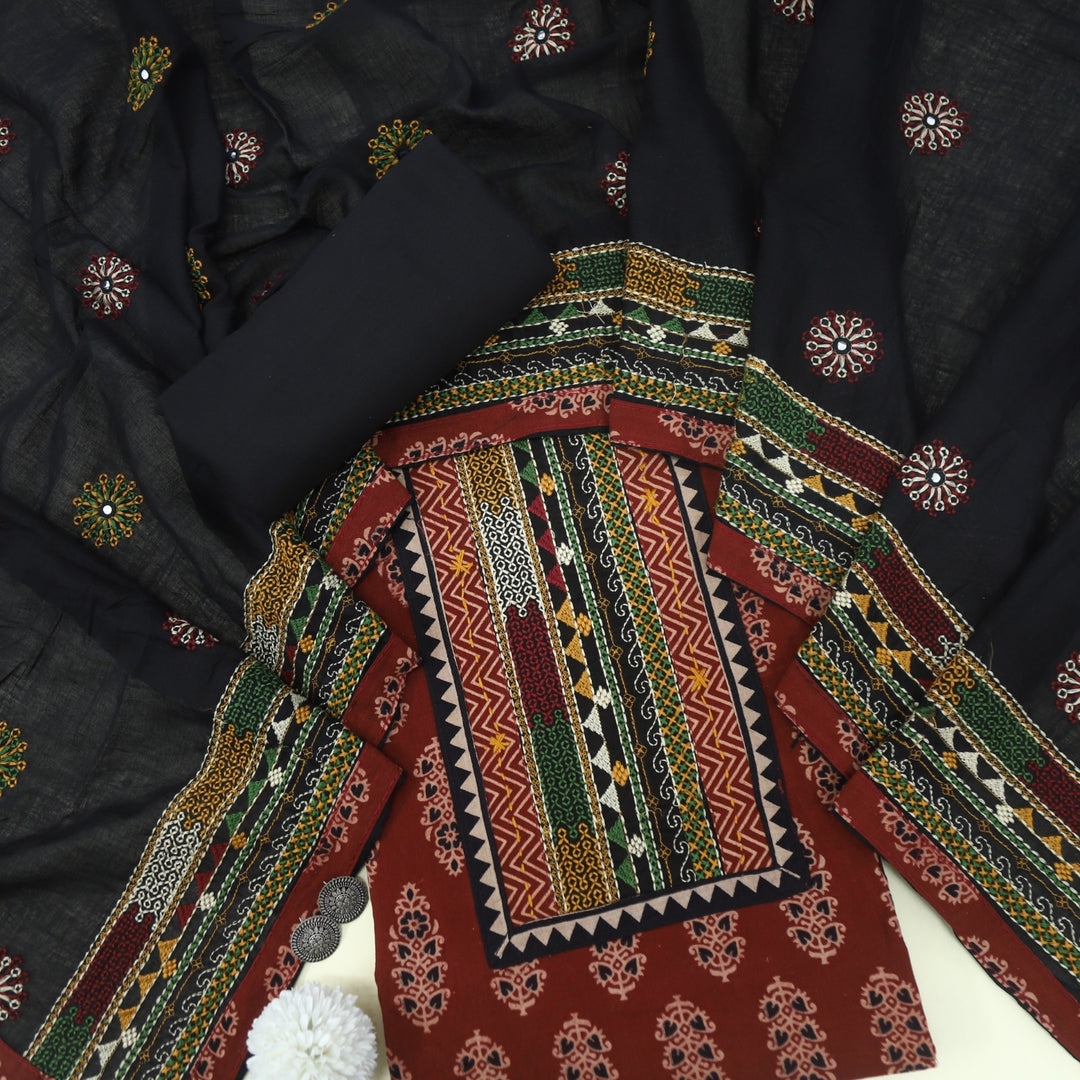 Khairiyat Currant Red Kutch Work Cotton Top With Cotton Dupatta