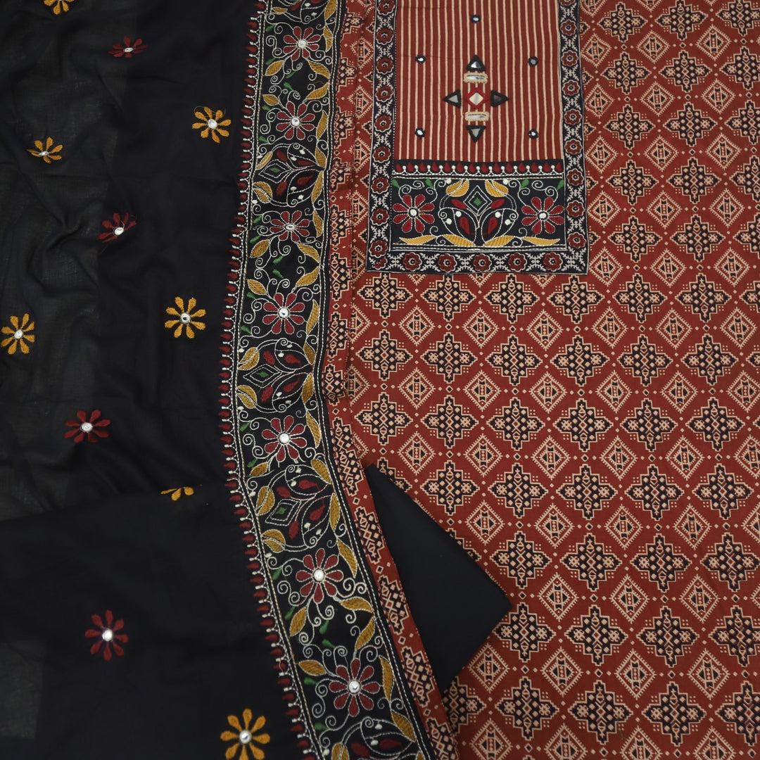 Khairiyat Barn Red Kutch Cotton Top with Printed Dupatta