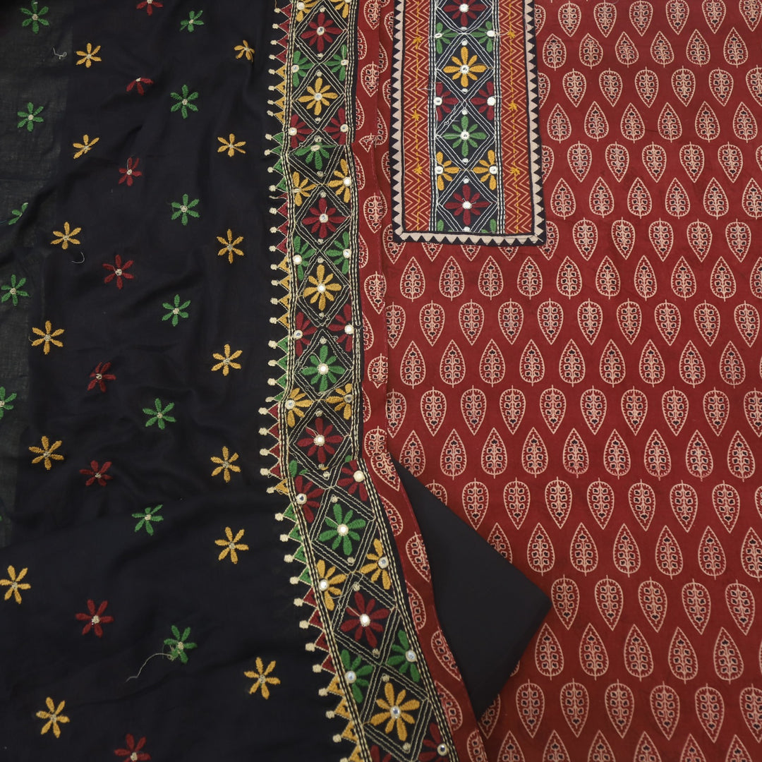 Khairiyat Garnet Red Kutch Cotton Top with Printed Dupatta