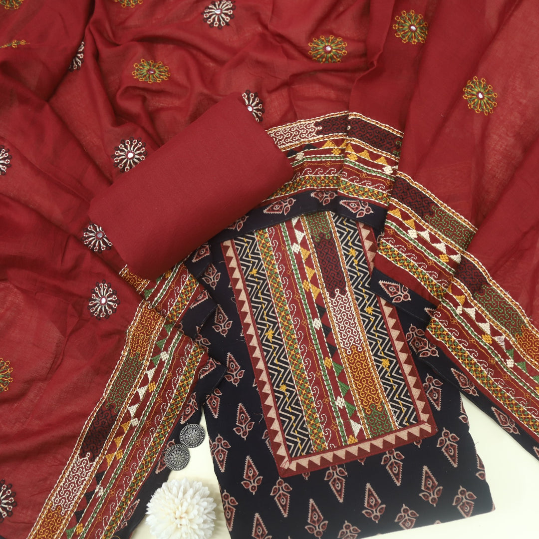 Khairiyat Metal Black Kutch Cotton Top with Printed Dupatta