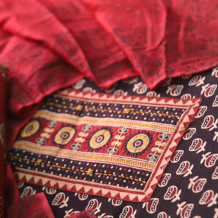 Khairiyat Ebony Black Kutch Work Inspired Cotton Suit Set