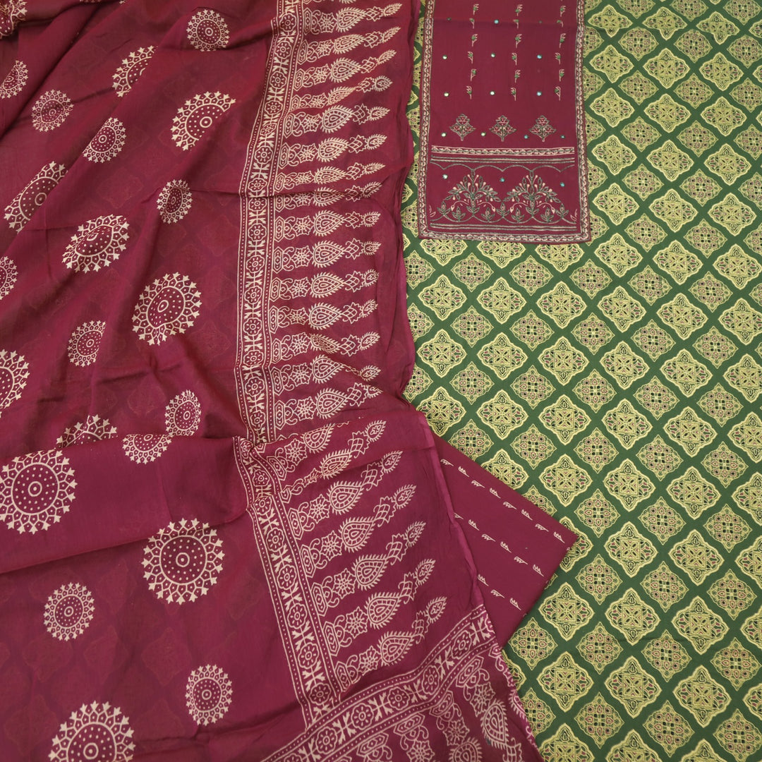 Sanak Leaf Green Thread Work Neck Ajrak Printed Cotton Suit Set
