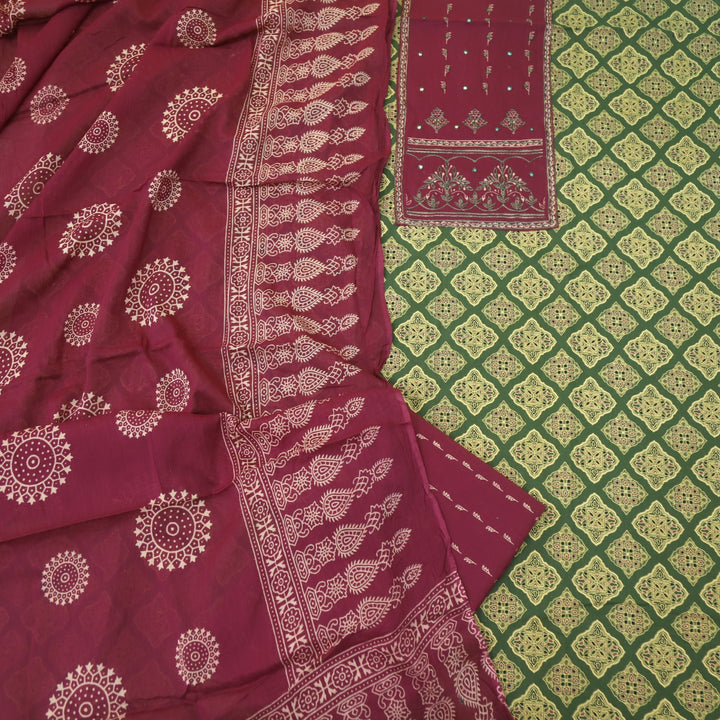 Sanak Leaf Green Thread Work Neck Ajrak Printed Cotton Suit Set