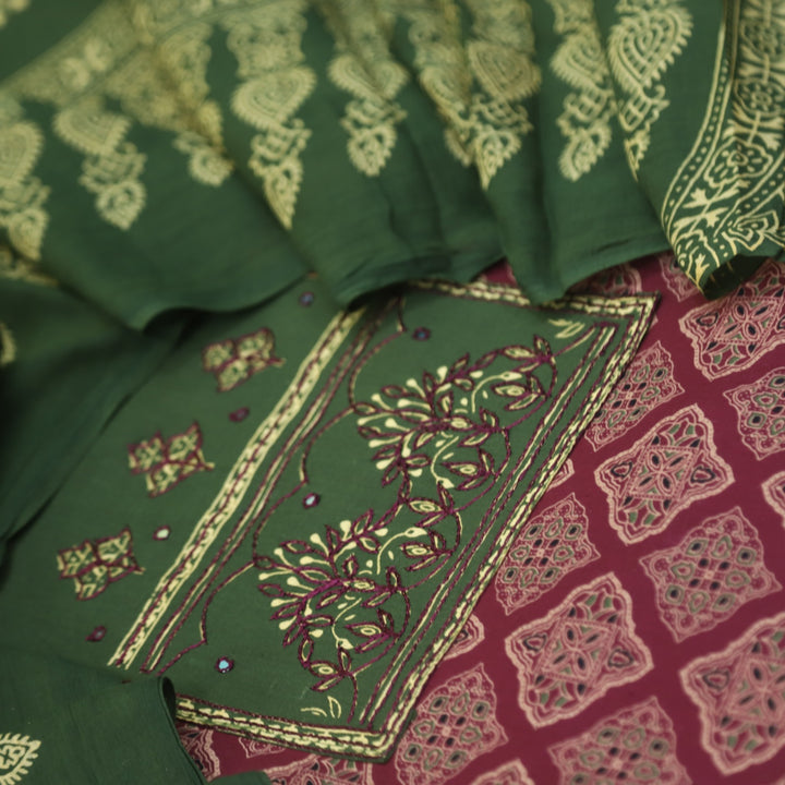 Sanak Magenta Red Thread Work Neck Ajrak Printed Cotton Suit Set