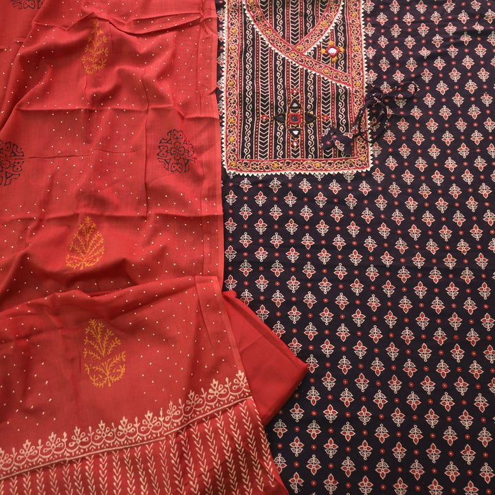 Khairiyat Deep Black Kutch Work Cotton Top With Cotton Dupatta