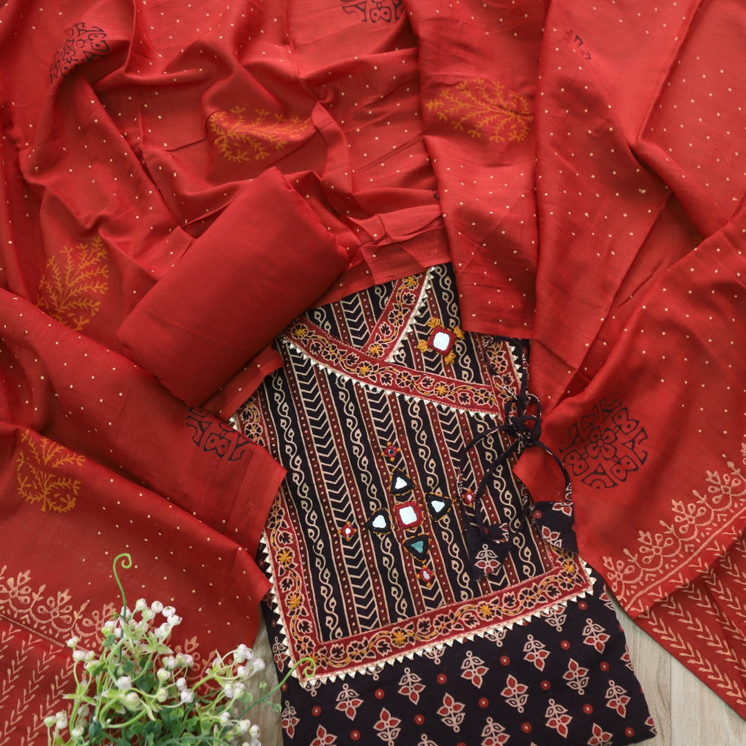 Khairiyat Deep Black Kutch Work Cotton Top With Cotton Dupatta