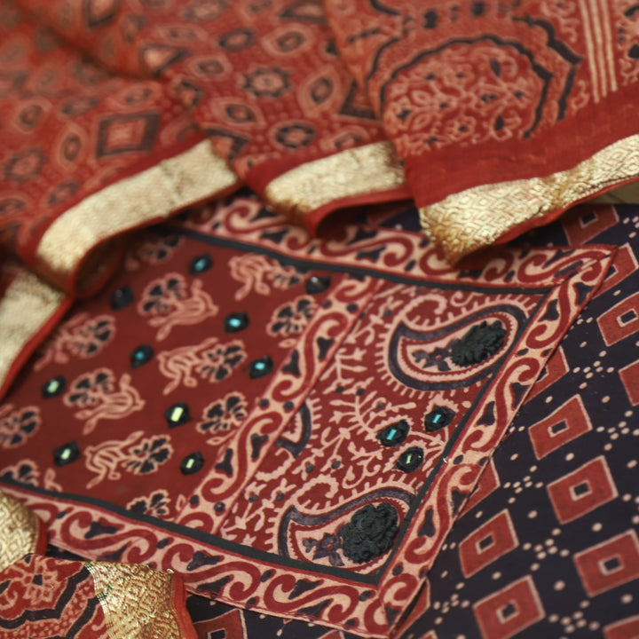 Khairiyat Faded Black Kutch Neck Inspired Neck Work Cotton Suit Set