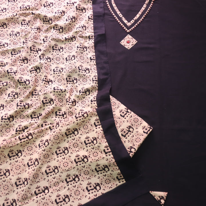 Khuda Ebony Black V Neck Lace With Thread Work Cotton Flex Suit Set