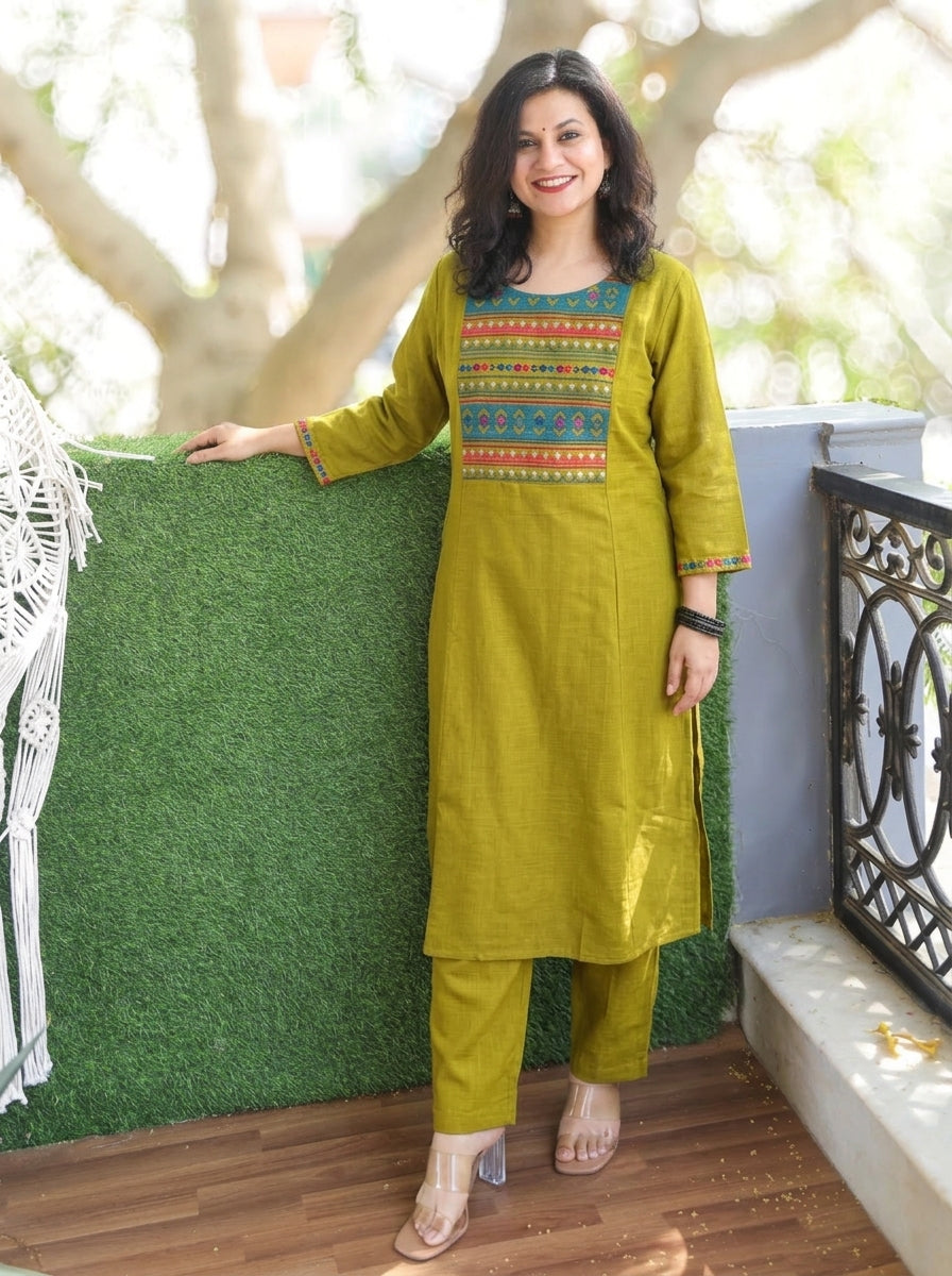 Roohi Dijon Green Embroidered Panel 2 Piece Set