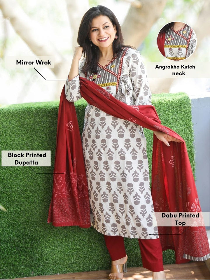 Aafeemi Ivory Beige Angrakha Kutch Neck Work Printed Cotton 3 Piece Set
