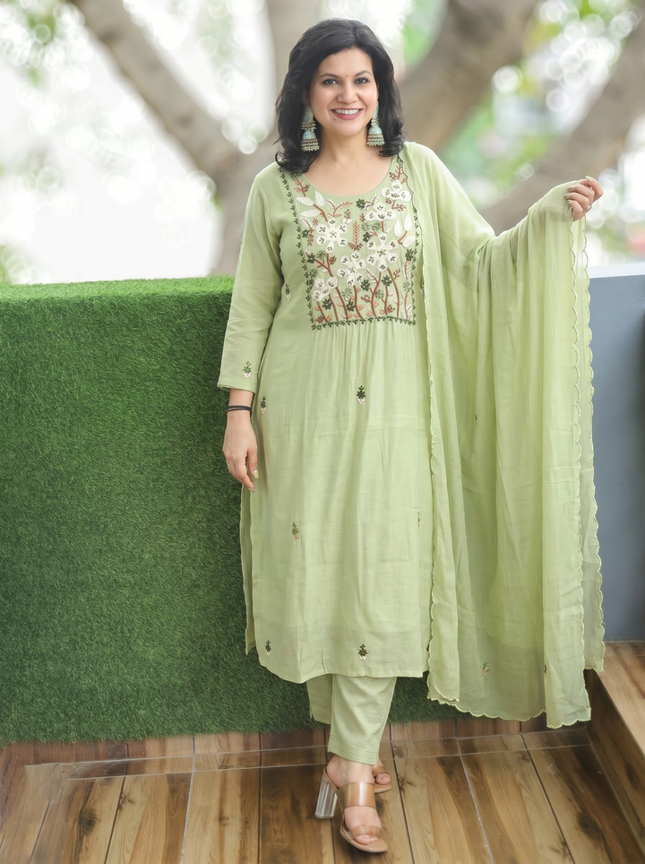 Tanni Fern Green Kolkata Hand Embroidered Set