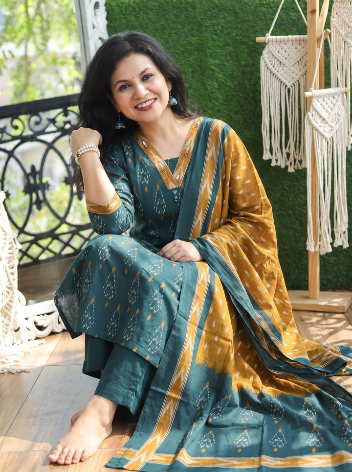 Shrivali Scralet Green Ikkat Cotton 3 Piece Set