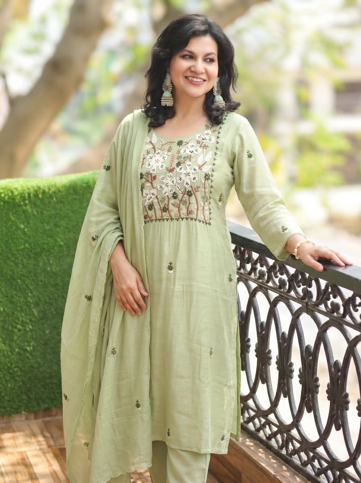 Tanni Fern Green Kolkata Hand Embroidered Set