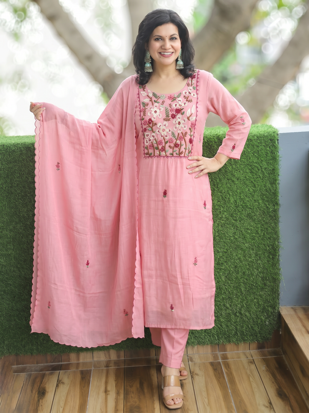 Tanni Mulberry Mauve Kolkata Hand Embroidered Set