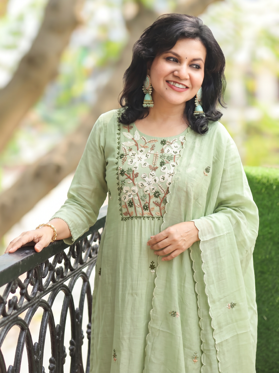 Tanni Fern Green Kolkata Hand Embroidered Set