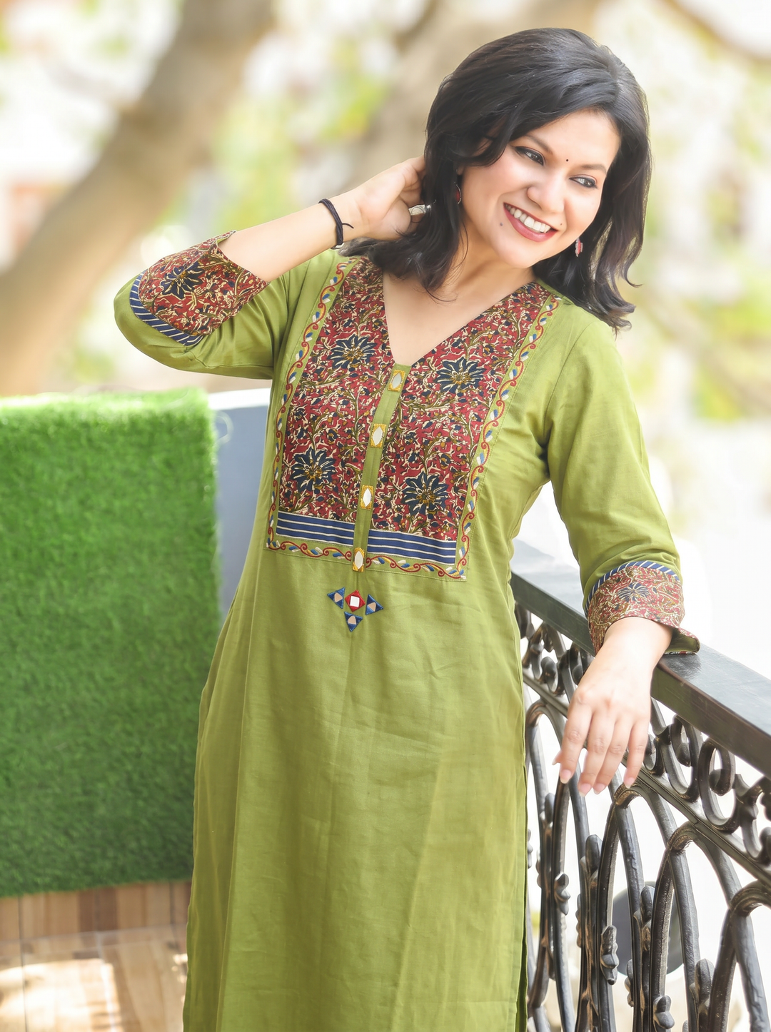 Elisha Pine Green Kalamkari Yoke Cotton Kurti