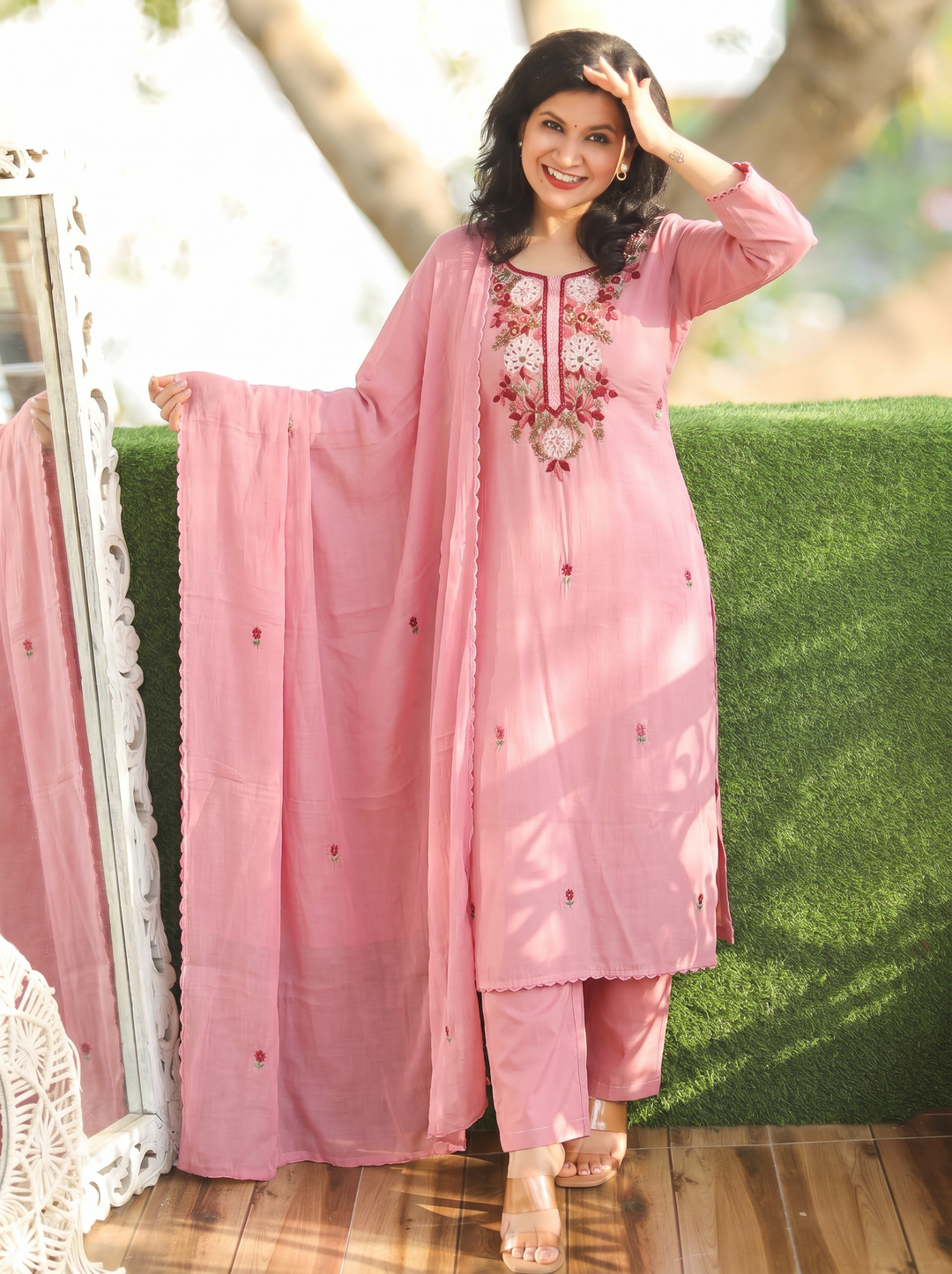 Vrinda Blush Mauve Kolkata Hand Embroidered Set
