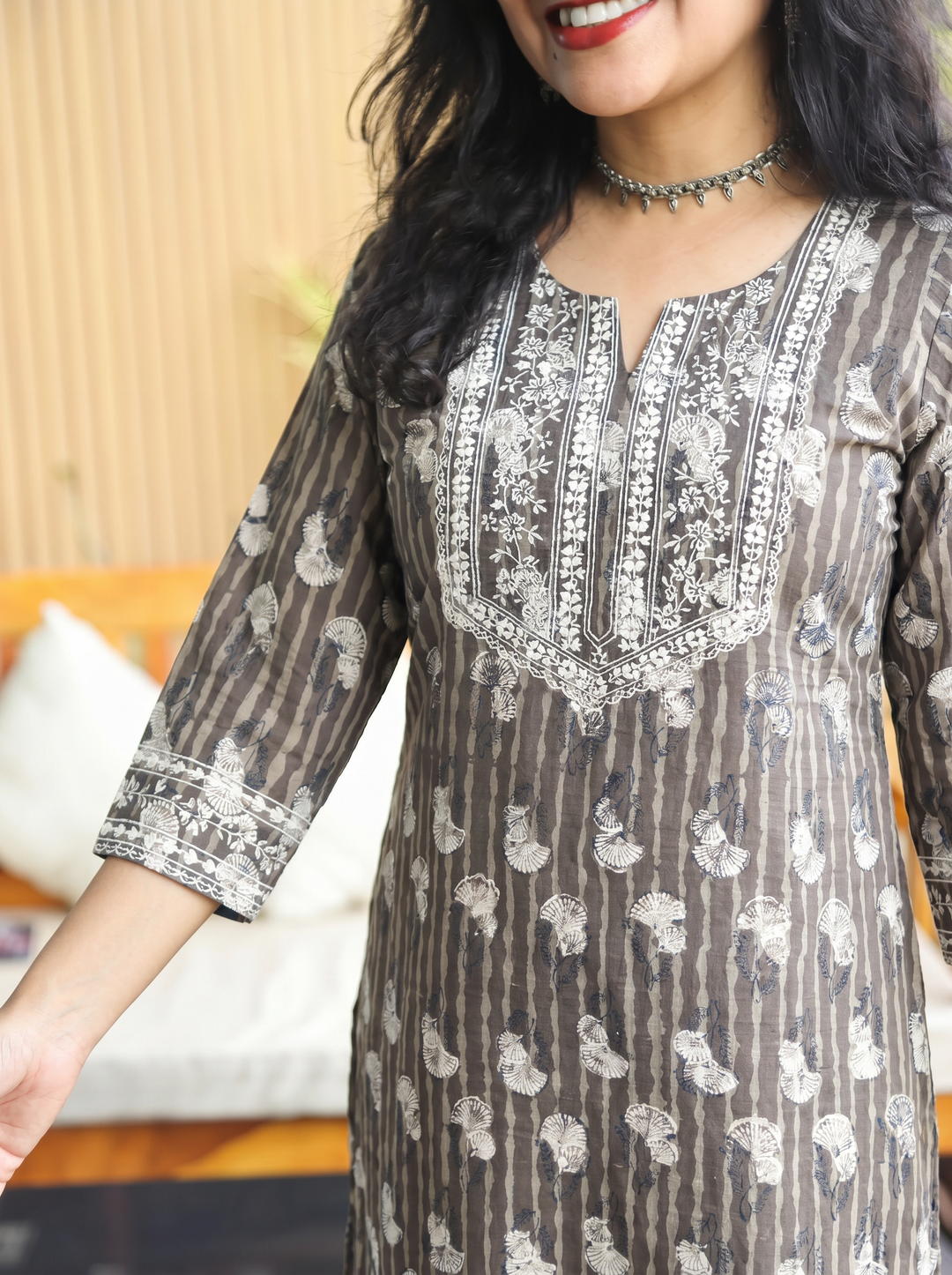 Resham Kashish Embroidered Dabu Cotton Kurti
