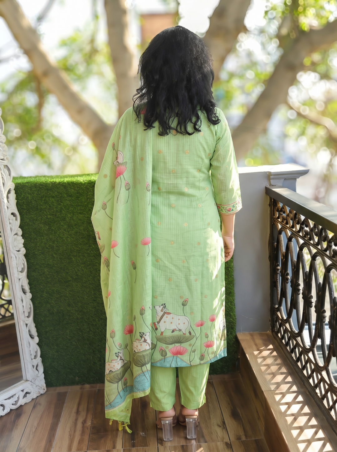 Jhanvi Pista Green Cow Pichwai Print Kota Doriya Set