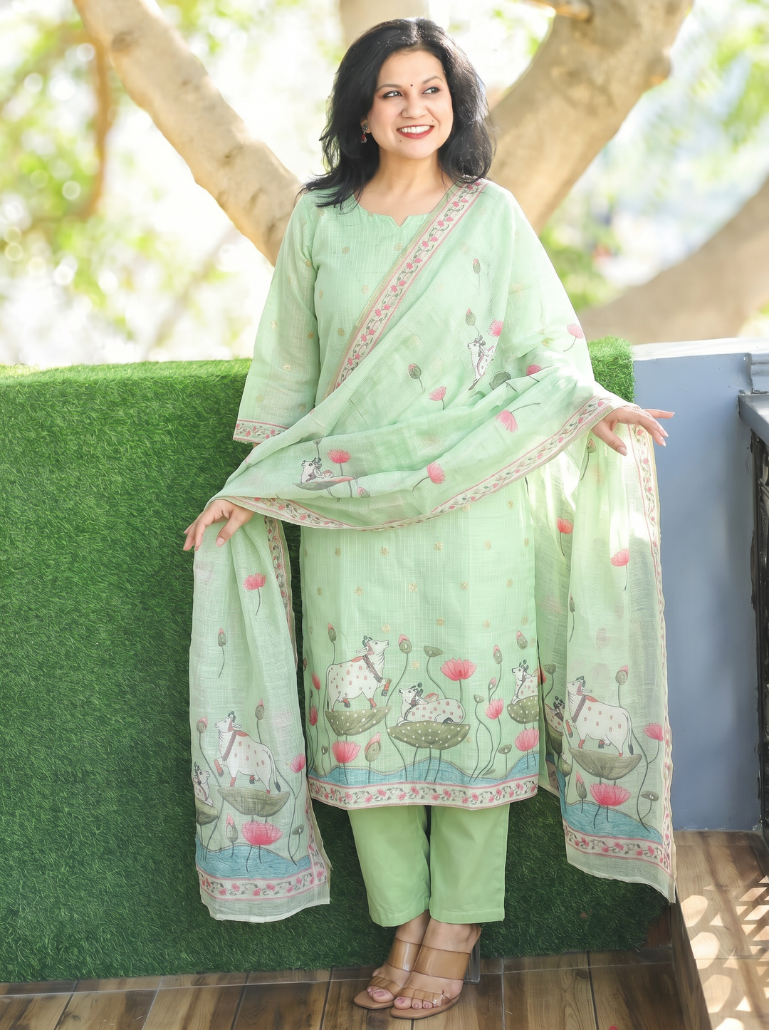 Jhanvi Pista Green Cow Pichwai Print Kota Doriya Set