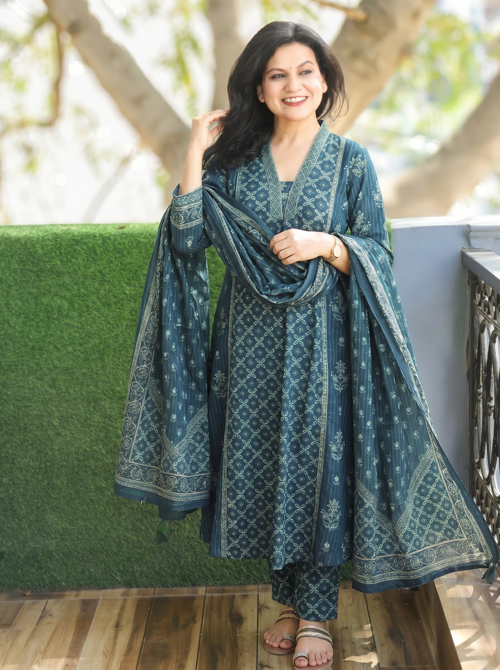 Trinidhi Navy Blue Floral Printed Cotton 3 Piece Set