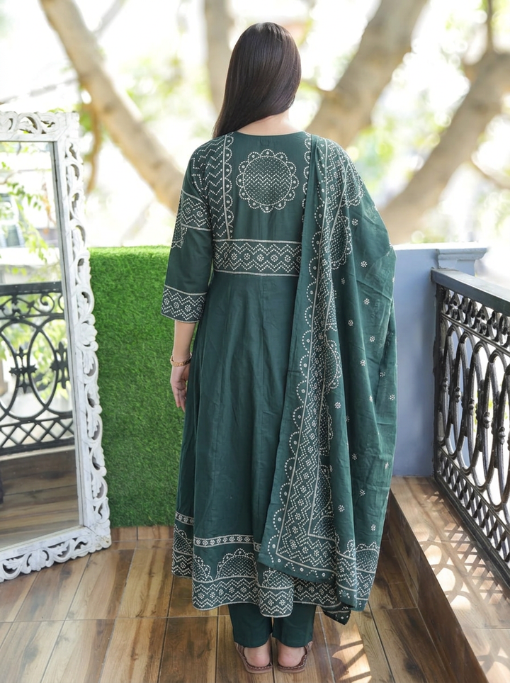 Rashi Sac. Green Bandhani Gathered Cotton 3 PIece Set