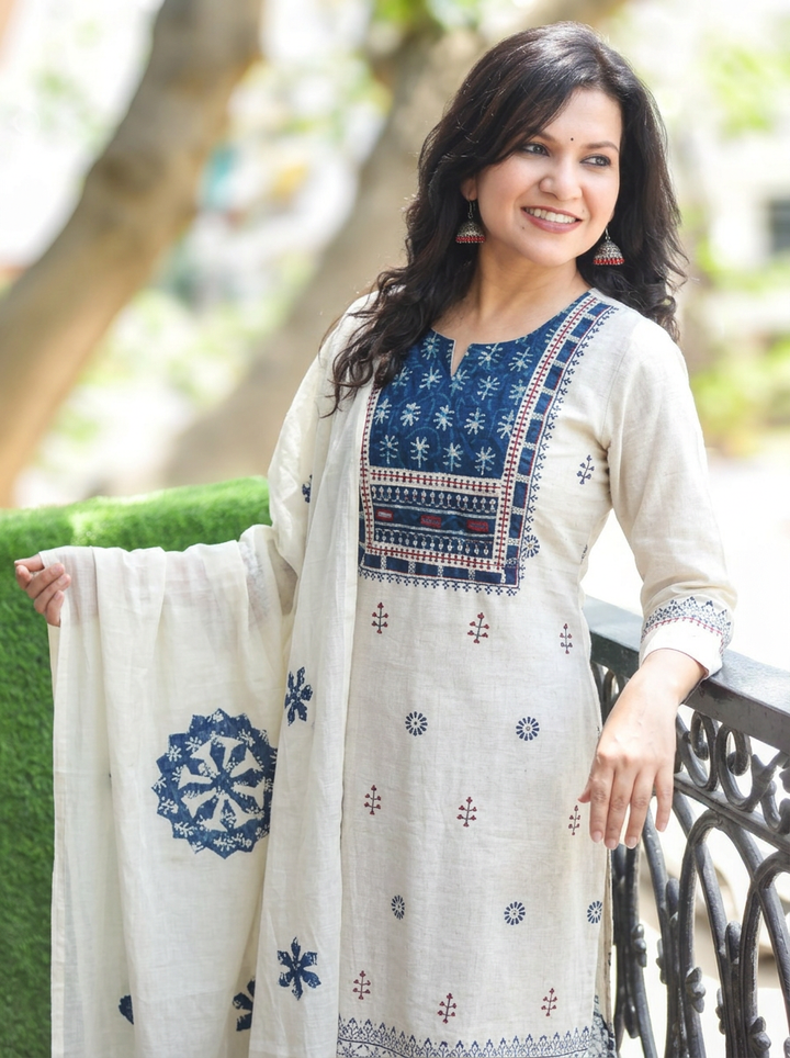 Vaidehi White with Dabu Print Yoke Cotton 3 Piece Set