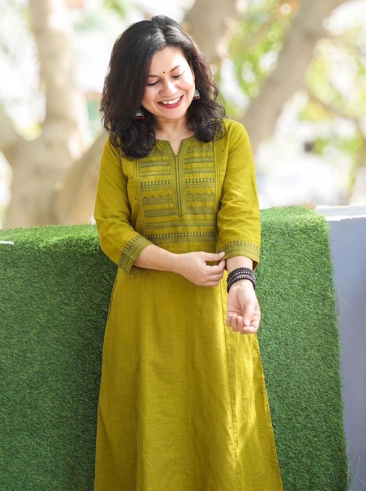 Roohi Dijon Yellow Warli Embroidered Panel 2 Piece Set
