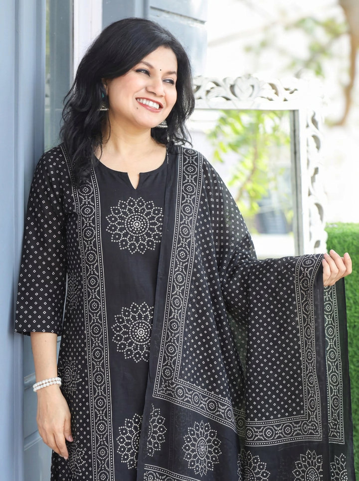 Jhanvi Black Bandhani Printed Cotton 3 Piece Set