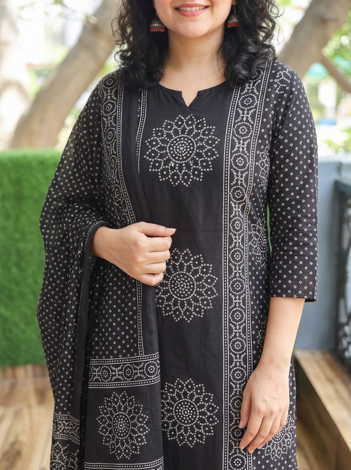 Jhanvi Black Bandhani Printed Cotton 3 Piece Set