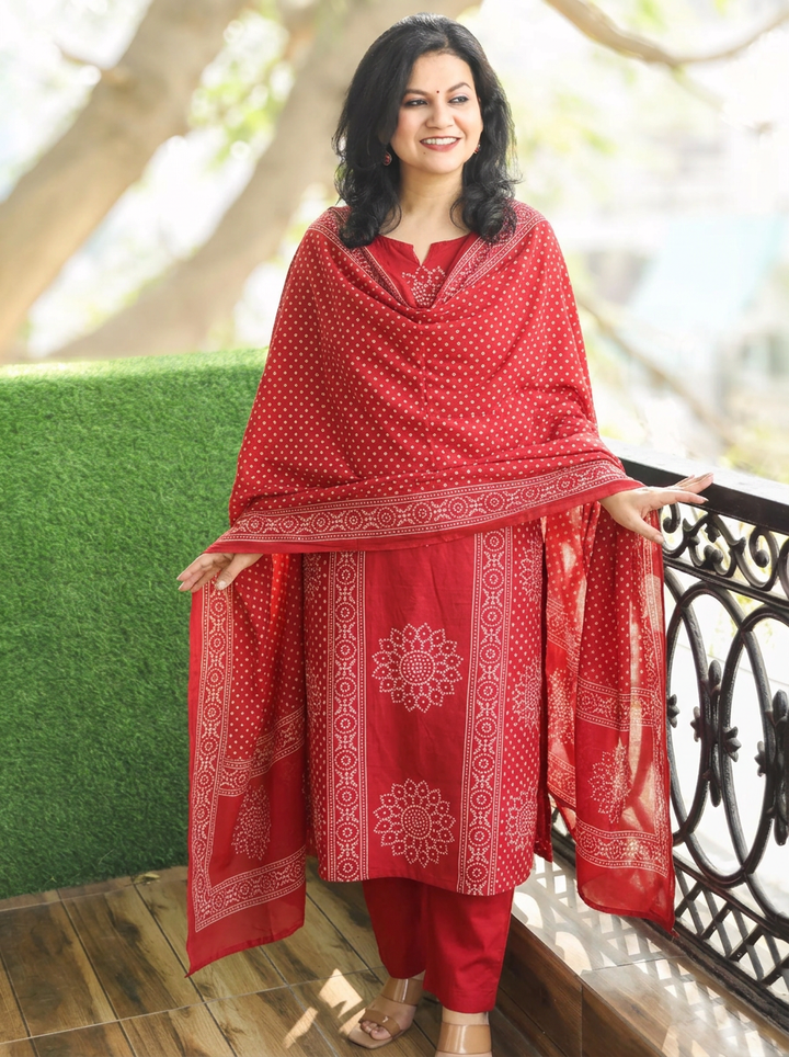Jhanvi Red Bandhani Printed Cotton 3 Piece Set