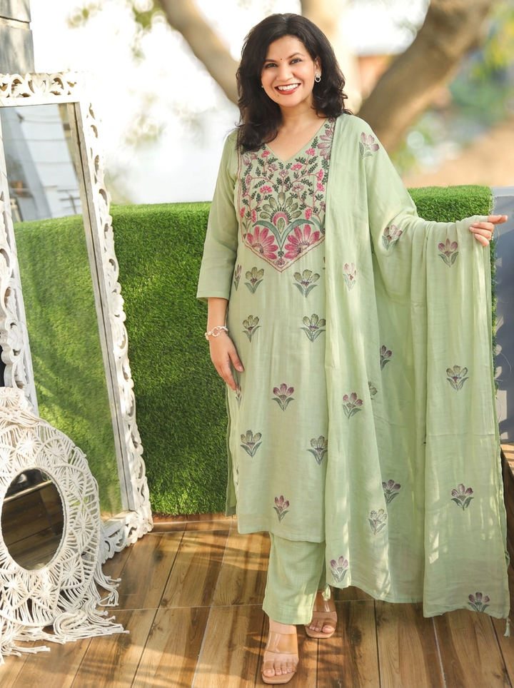Priyadarshani Fern Green Kolkata Hand Embroidered Set