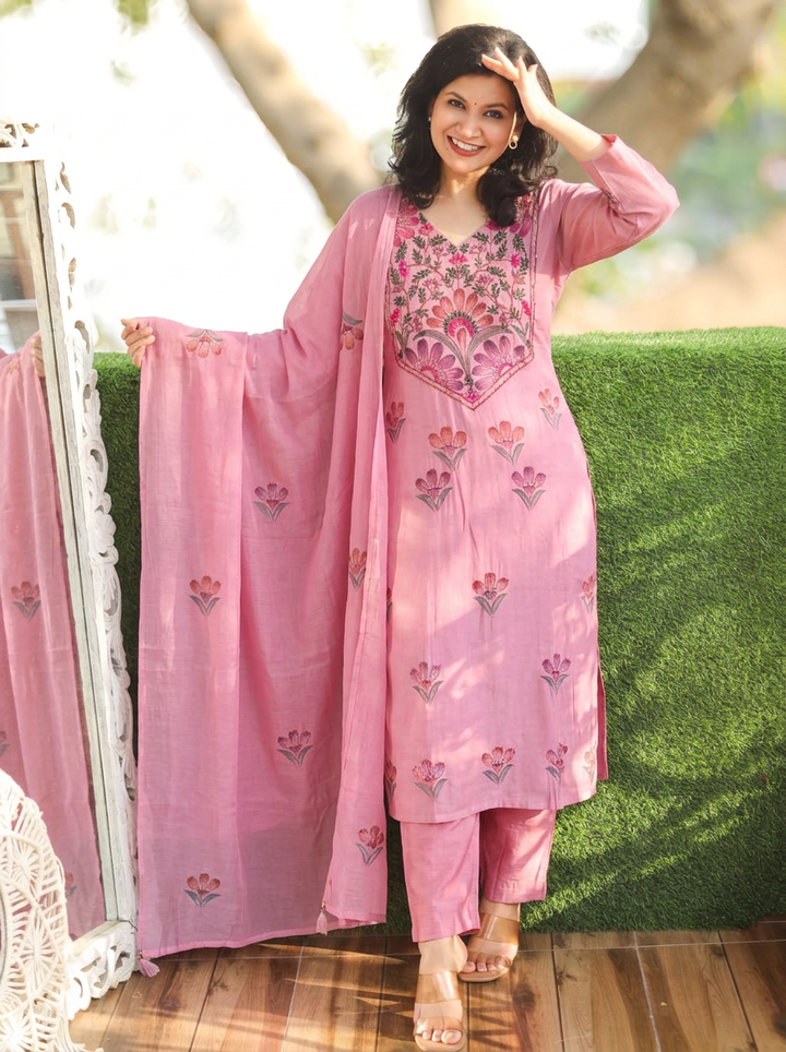 Priyadarshani Blush Mauve Kolkata Hand Embroidered Set