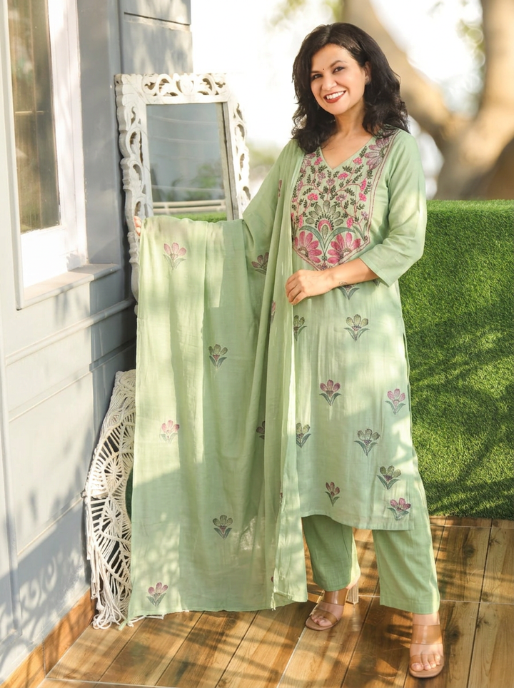 Priyadarshani Fern Green Kolkata Hand Embroidered Set