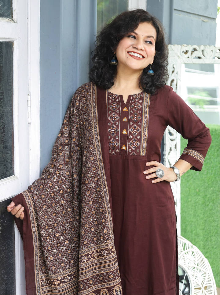 Vrinya Choco Brown Mirror Patola Print Yoke Gajji Silk Set