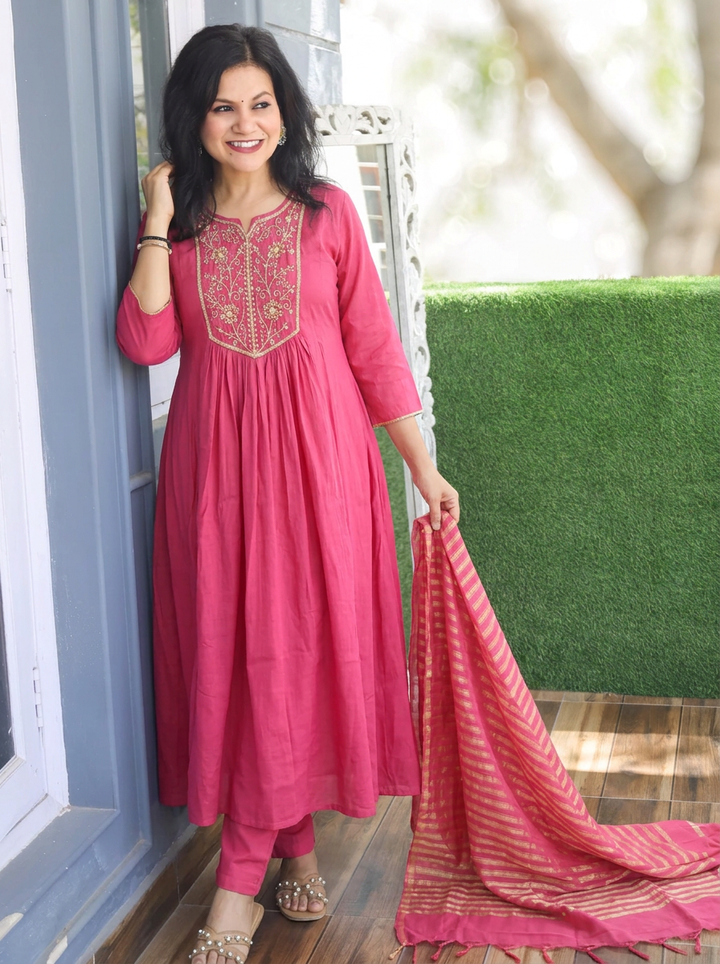 Yaashvi Dusty Blush Embellish Moti Kardana Mul Chanderi 3 Piece Set